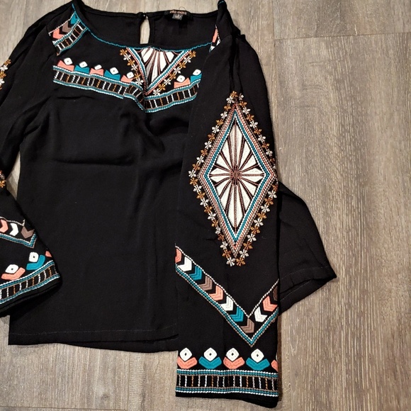 Ella Moss Embroidered Shirt - Picture 4 of 5